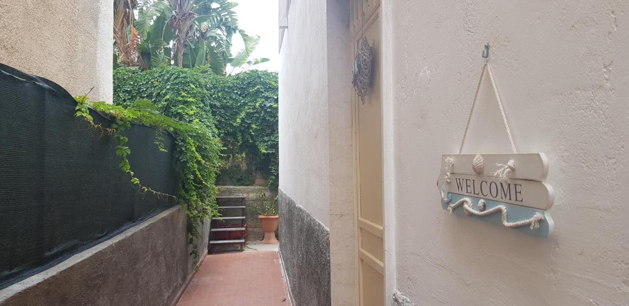 지아르디니낙소스 Casa Capri 아파트 외부 사진
