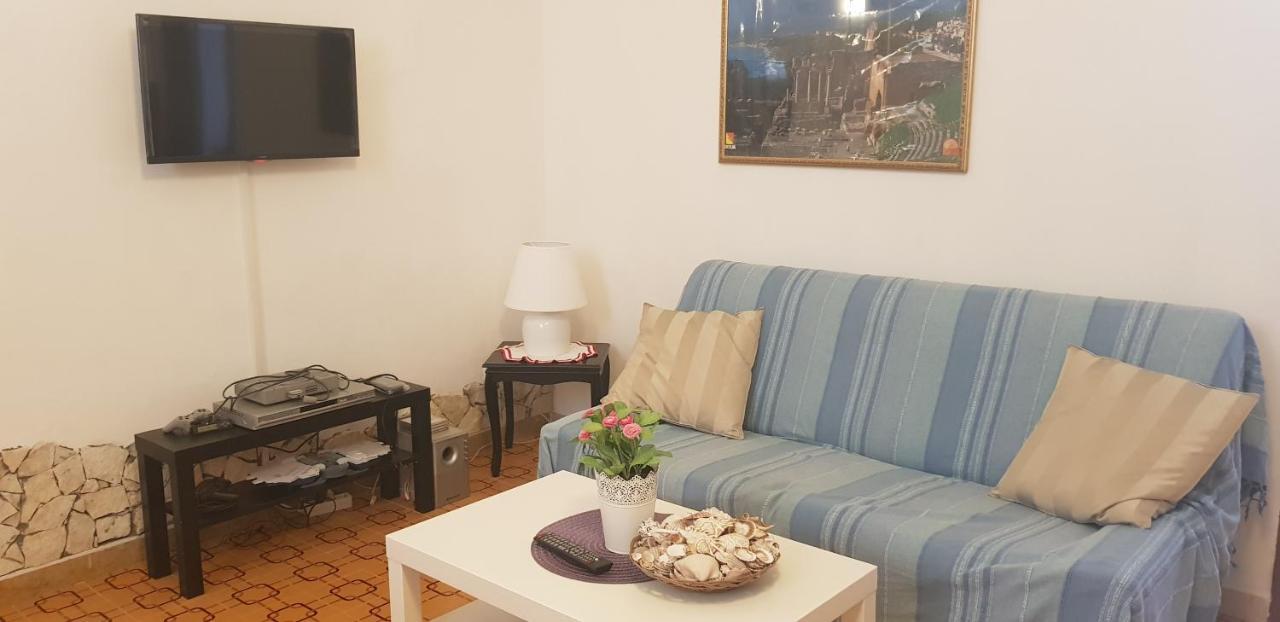 지아르디니낙소스 Casa Capri 아파트 외부 사진